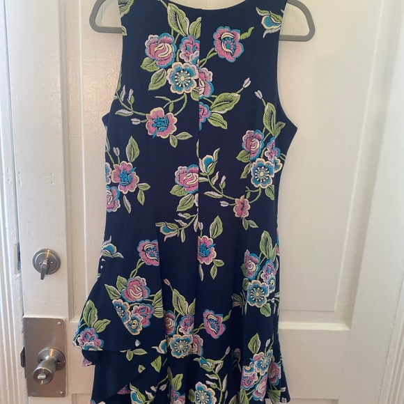 Signature by Robbie Bee. Size Large - Picture 7 of 16